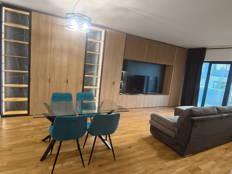 Erou Iancu Nicolae 80, Grand park Pipera,